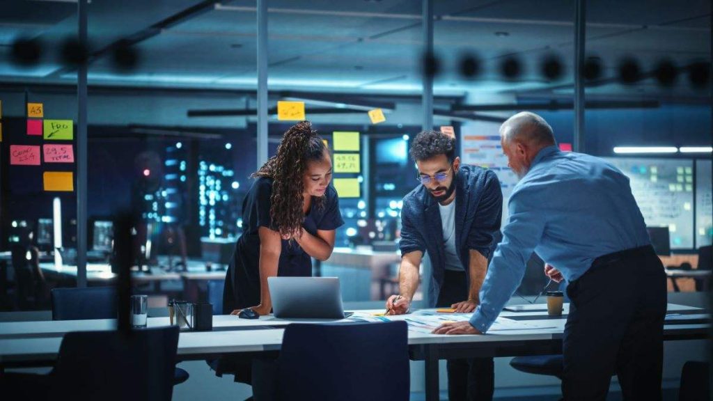 imagen haciendo referencia a las distintas &aacute;reas del marketing digital and growth hacking, c&oacute;mo ser growth hacker, areas del marketing digital y growth marketing, 